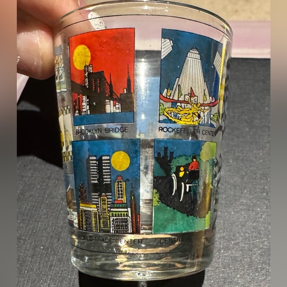 Set of 5 Souvenir Shot Glasses from Around the World - Picture 4 of 10